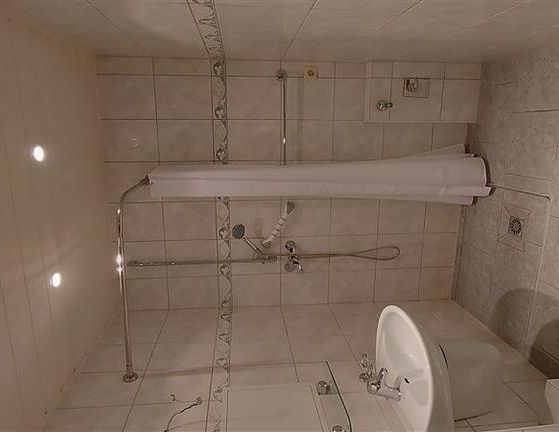 Sanierte Wohnung in Erdgeschosslage! - Foto 1