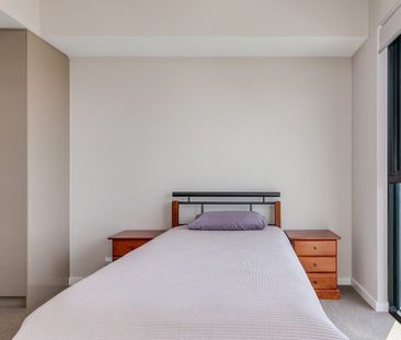 Luxurious, Secure Apartment in Prestigious Location w/ Stunning Vie... - Photo 6