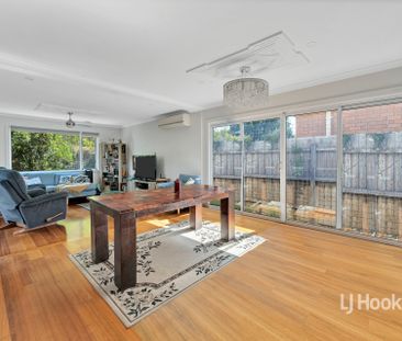 Newport's Way Of Living! - Photo 1