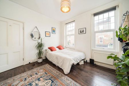 3 bedroom flat to rent - Photo 2