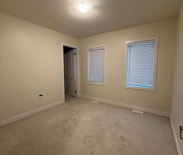 For Lease - 90 Sunflower Crescent, Thorold, Ontario - Photo 6