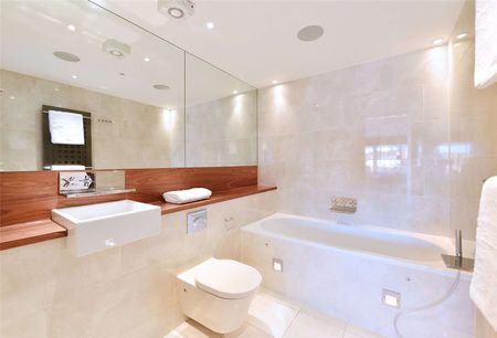 Penthouse apartment with three spacious bedrooms, within this modern building in the heart of Kensington. - Photo 5