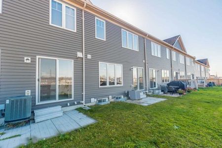 For Lease - 104 Symington Avenue, Oshawa, Ontario - Photo 5