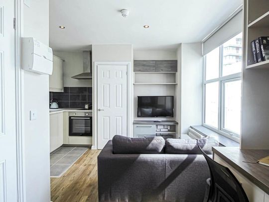 Studio to rent - Photo 1