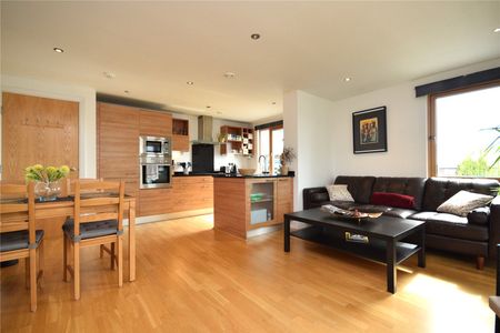 11, McClintock House, The Boulevard, Leeds, West Yorkshire, LS10 1LP - Photo 2