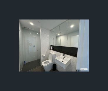 Modern Apartment Living in the Heart of Footscray - Photo 2
