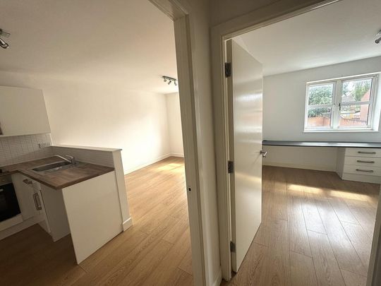1 bedroom flat to rent - Photo 1