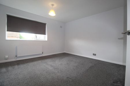 3 bedroom House To Let Total Size: 1442 SQ FT - Photo 3