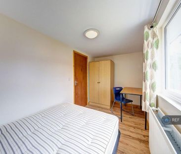 6 bedroom end of terrace house to rent - Photo 3