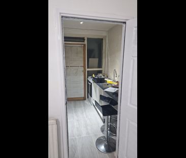 1 Bed Flat, Bureden Way, E11 - Photo 1