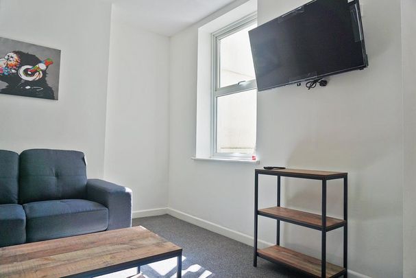 6 bedroom house share to rent - Photo 1