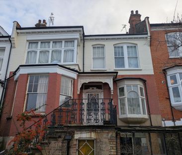 1 bedroom in a house share to rent - Photo 3