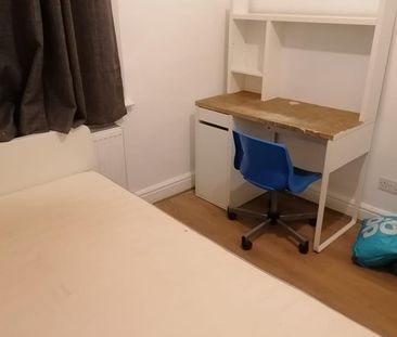 Room in a Shared House, London, N15 - Photo 1