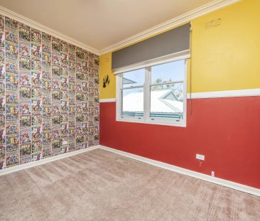 Spacious 4-Bedroom Family Home with Stunning Views – Prime Location! - Photo 5