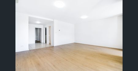 Modern Two Bedroom Apartment in Great Location - Photo 2