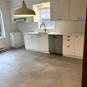 Beau Logement 5 1/2 Rénové - Photo 2