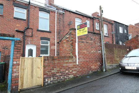 2 bedroom terraced house to rent - Photo 4