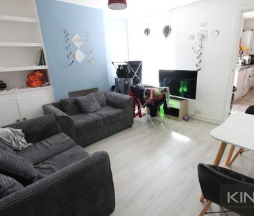 4 bedroom terraced house to rent - Photo 1