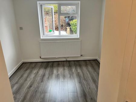 4 bedroom house to rent - Photo 4