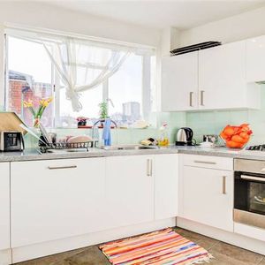 2 Bedroom, 1 bath, 1 reception Apartment - Photo 3