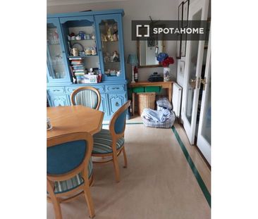 Room in shared 4-bedroom apartment, Dublin - Photo 2
