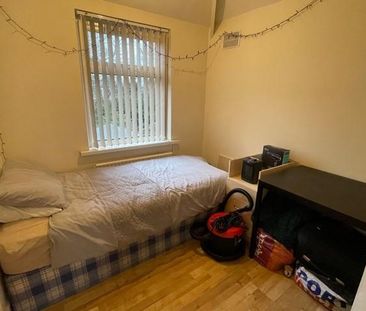 3 bedroom private hall to rent - Photo 2