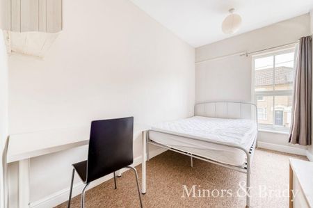 4 bedroom terraced house to rent - Photo 5