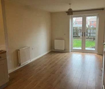 3 bedroom semi-detached house to rent - Photo 1