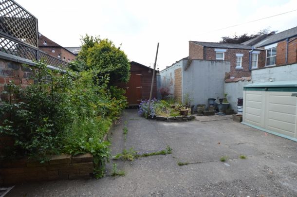 3 Bedroom End of Terrace - Photo 1