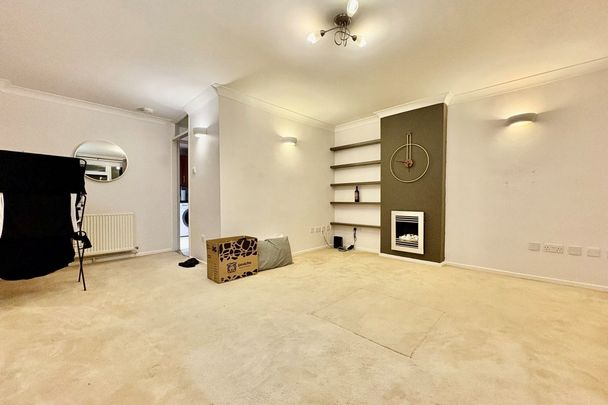 Grange Gardens, WARE - Photo 1