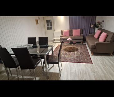 Bullerholmsgränd, Skärholmen - Foto 1