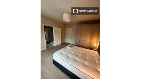 Room for rent in 5-bedroom house in Cherrywood, Dublin - Photo 3