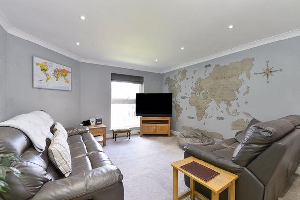 3 bedroom apartment to rent - Photo 1