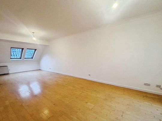 3 bedroom flat to rent - Photo 1
