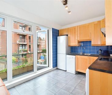 2 Bed End Terrace, Elephant Lane, SE16 - Photo 5