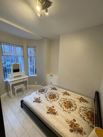 41 Edinburgh St, Belfast, BT9 7DS - Photo 4