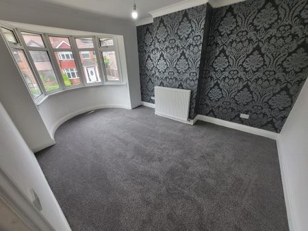 3 Bed Semi-Detached House, Carr Bank Avenue, M9 - Photo 3