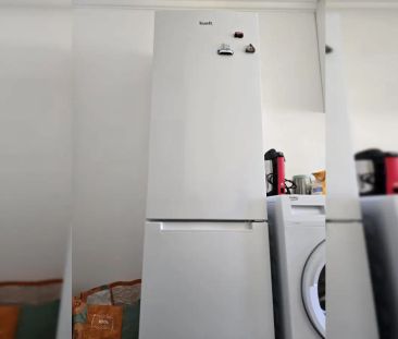 3-bedroom apartment for rent in Laveiras, Lisbon. Only females, professionals preferred - Foto 2