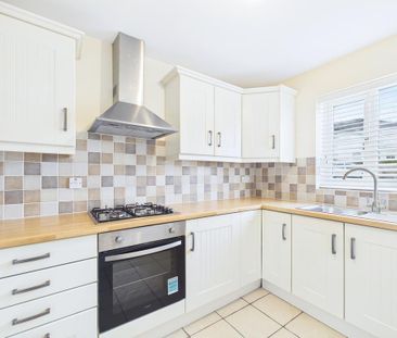 2 bedroom semi-detached house to rent - Photo 5