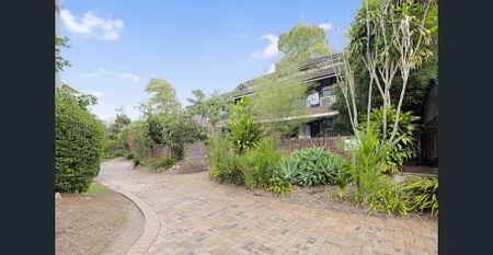 Furnished 2 Bedroom living in St Lucia - Walking distance to UQ! - Photo 3