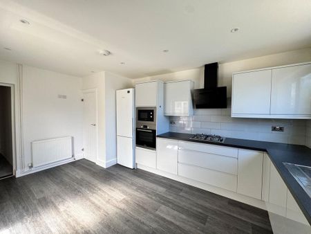3 bedroom property to rent - Photo 2