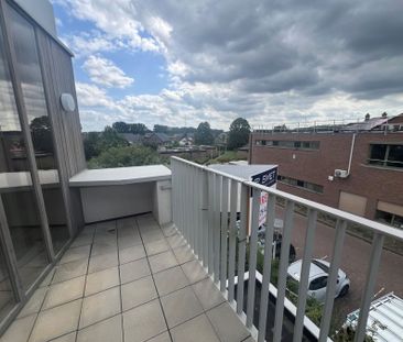 appartement met 1 slpk, terras en autostaanplaats - Photo 1