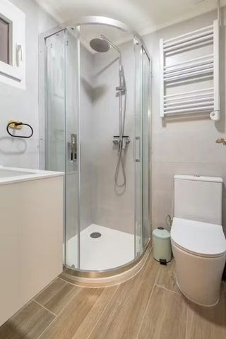 Avinguda de Peris i Valero, Valencia, Valencian Community 46006 - Photo 4