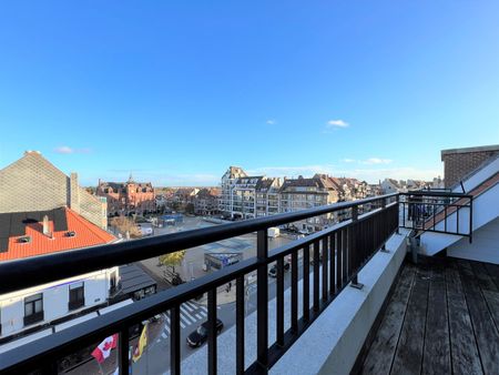 Ongemeubeld duplex appartement met 3 slaapkamers in centrum van Knokke. - Foto 4