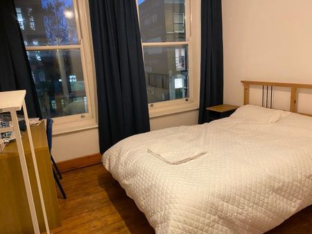 3 bedroom flat to rent - Photo 3