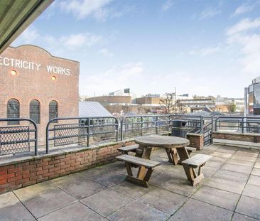 1 bedroom in a flat share to rent - Photo 6