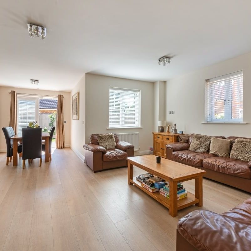 4 bedroom semi-detached house to rent - Photo 1