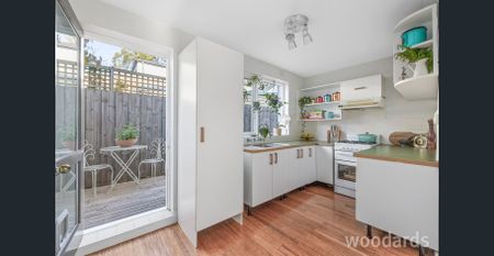 THORNBURY LIVING DELIVERS WITH THIS GEM - Photo 5