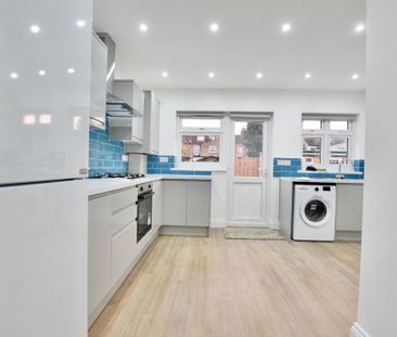 4 bedroom terraced house to rent - Photo 5