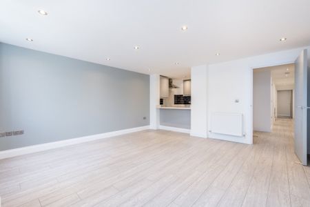 2 bedroom flat to rent - Photo 4